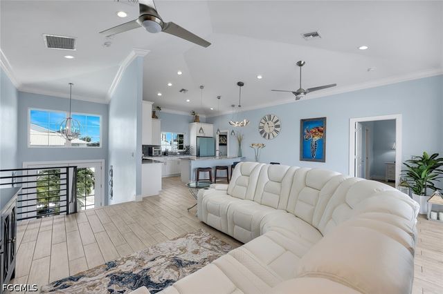 117 Sand Dollar DR, Fort Myers Beach, FL 33931