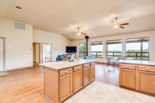 123 Horseshoe DR, Burnet, TX 78611