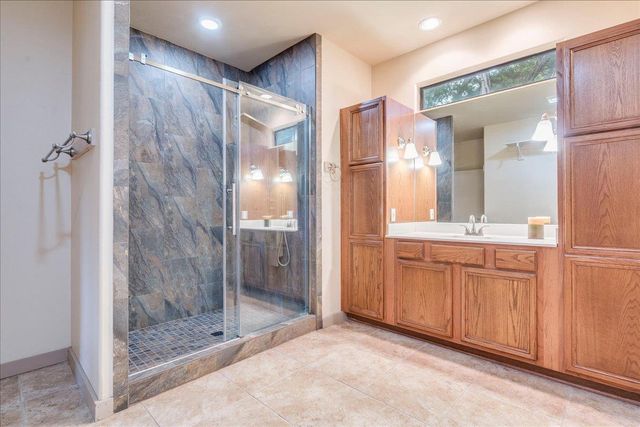 123 Horseshoe DR, Burnet, TX 78611