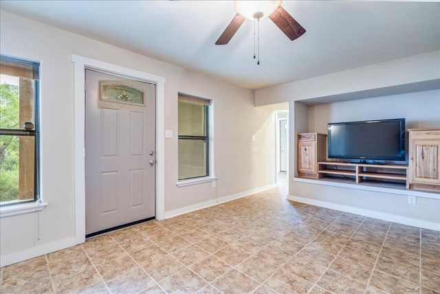 123 Horseshoe DR, Burnet, TX 78611