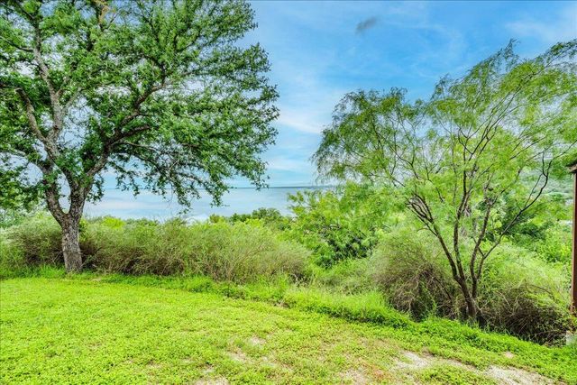 123 Horseshoe DR, Burnet, TX 78611