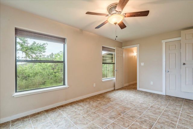 123 Horseshoe DR, Burnet, TX 78611