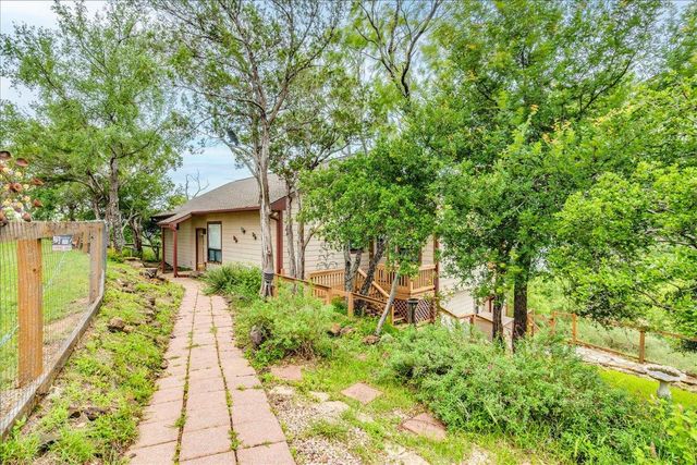 123 Horseshoe DR, Burnet, TX 78611