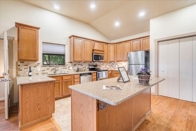 123 Horseshoe DR, Burnet, TX 78611