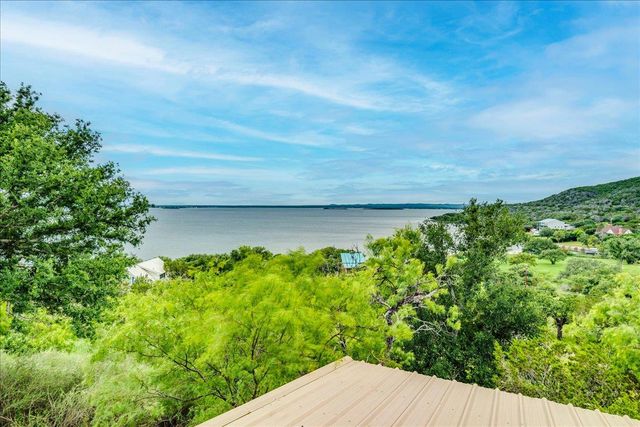 123 Horseshoe DR, Burnet, TX 78611