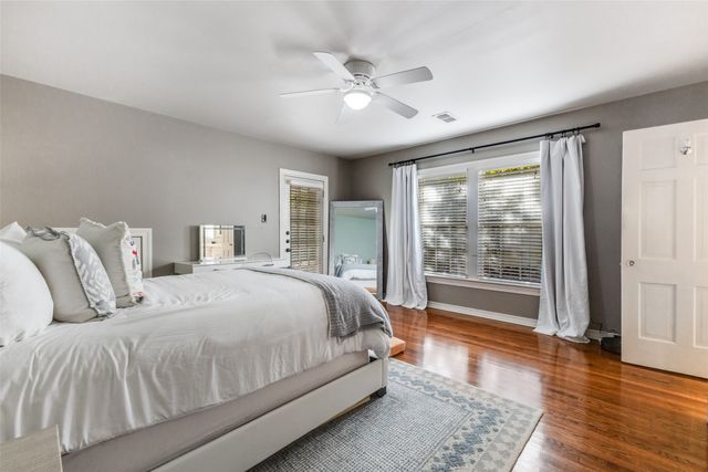 1026 N Winnetka Avenue, Dallas, TX 75208