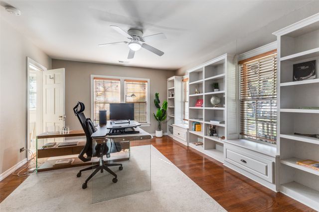 1026 N Winnetka Avenue, Dallas, TX 75208