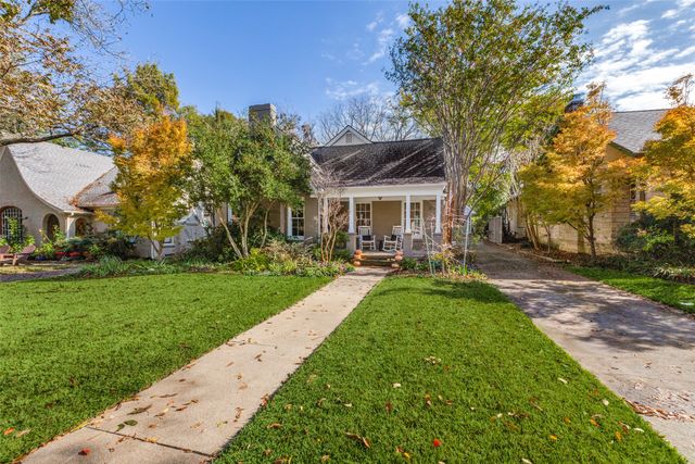 1026 N Winnetka Avenue, Dallas, TX 75208