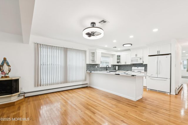 112 Barbuda Street, Toms River, NJ 08757