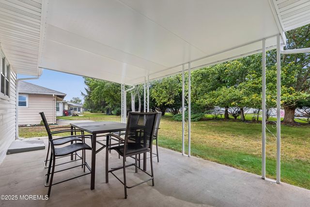 112 Barbuda Street, Toms River, NJ 08757