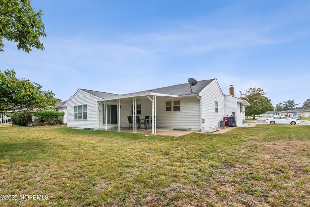 112 Barbuda Street, Toms River, NJ 08757