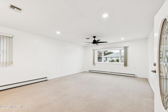 112 Barbuda Street, Toms River, NJ 08757