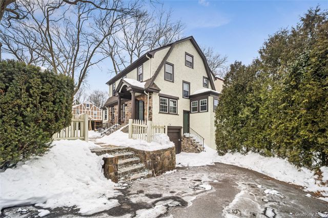 74 Central Parkway, Mount Vernon, NY 10552