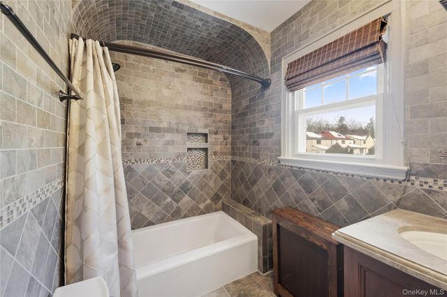 74 Central Parkway, Mount Vernon, NY 10552