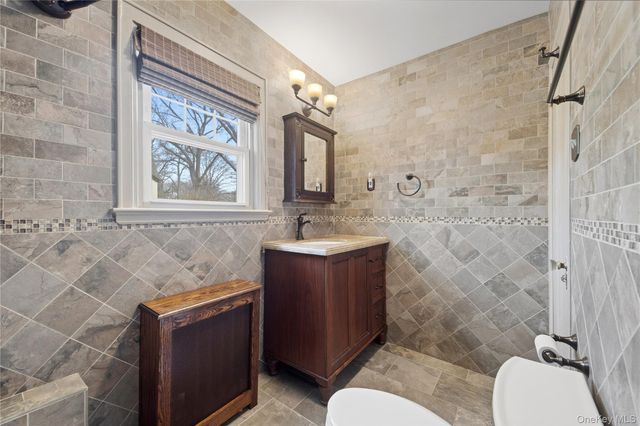 74 Central Parkway, Mount Vernon, NY 10552