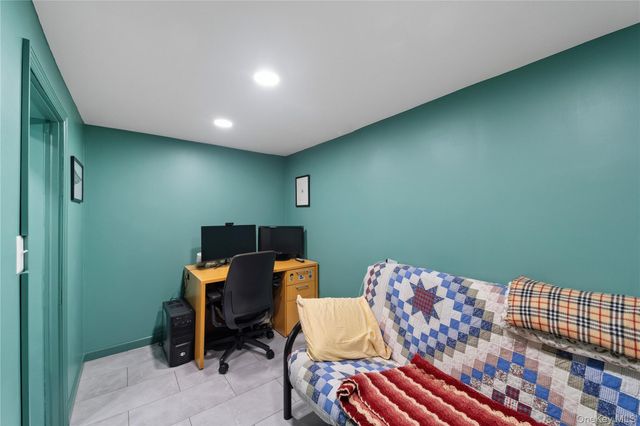 74 Central Parkway, Mount Vernon, NY 10552