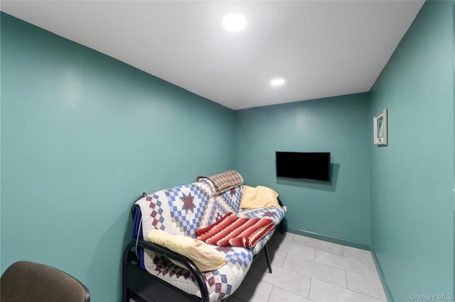 74 Central Parkway, Mount Vernon, NY 10552