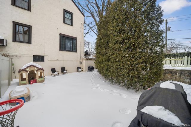 74 Central Parkway, Mount Vernon, NY 10552