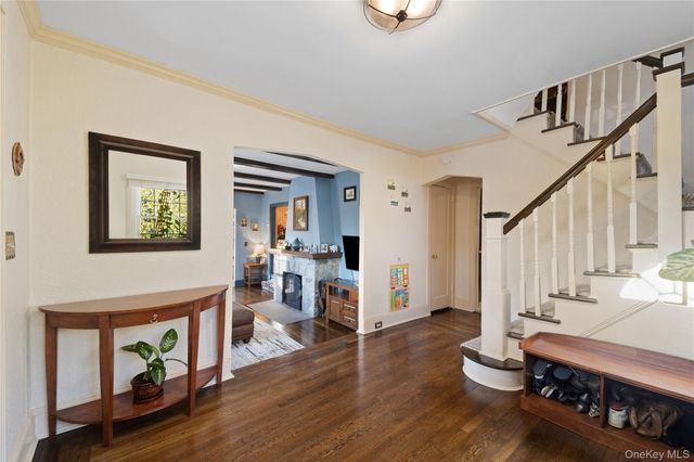 74 Central Parkway, Mount Vernon, NY 10552