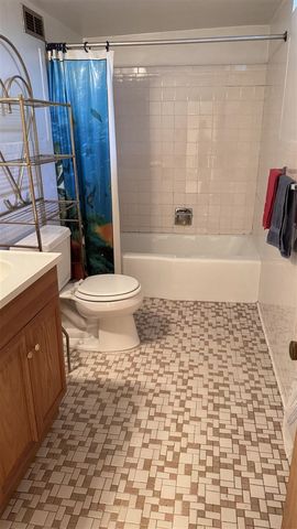 13442 Kerr Street, Southgate, MI 48195