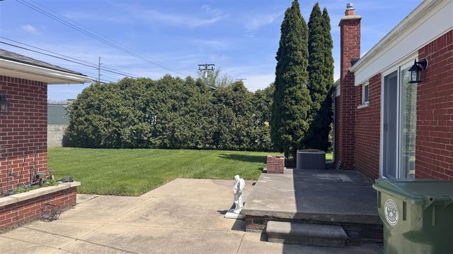 13442 Kerr Street, Southgate, MI 48195