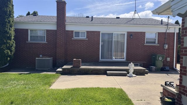 13442 Kerr Street, Southgate, MI 48195