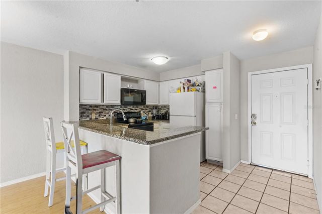 13929 FAIRWAY ISLAND DRIVE 825, Orlando, FL 32837