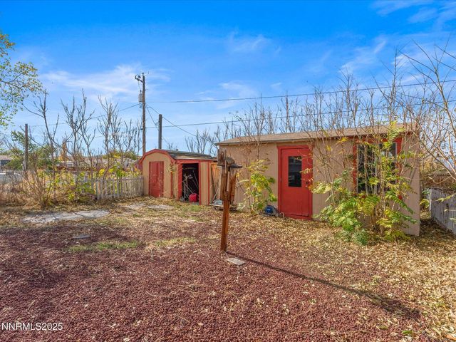 77 Mountain Lane, Yerington, NV 89447