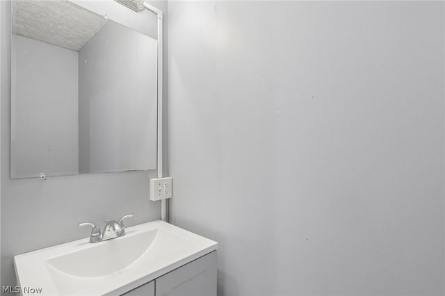 600 Grace Avenue, Akron, OH 44320