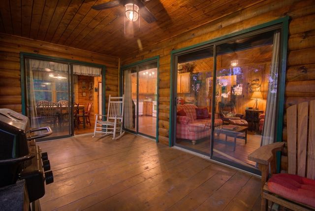 218 Bench Leg Road, Mineral Bluff, GA 30559