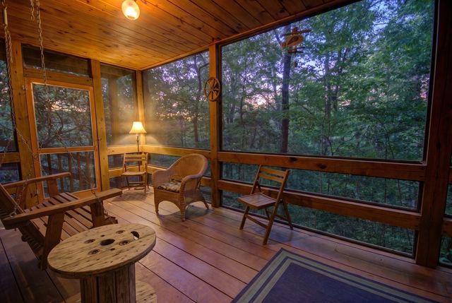 218 Bench Leg Road, Mineral Bluff, GA 30559
