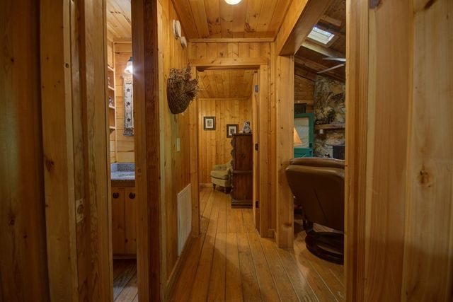 218 Bench Leg Road, Mineral Bluff, GA 30559