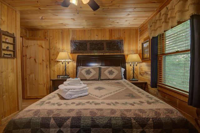 218 Bench Leg Road, Mineral Bluff, GA 30559