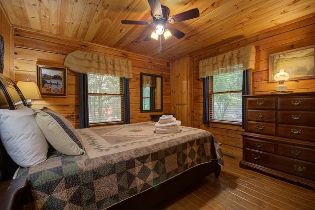 218 Bench Leg Road, Mineral Bluff, GA 30559