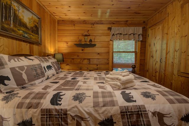 218 Bench Leg Road, Mineral Bluff, GA 30559
