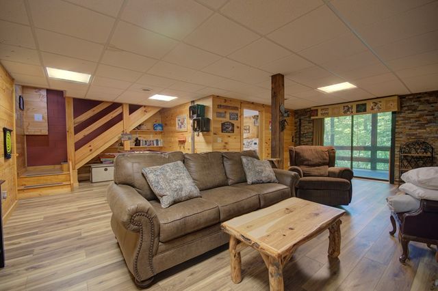 218 Bench Leg Road, Mineral Bluff, GA 30559