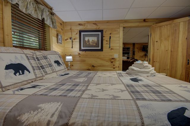 218 Bench Leg Road, Mineral Bluff, GA 30559