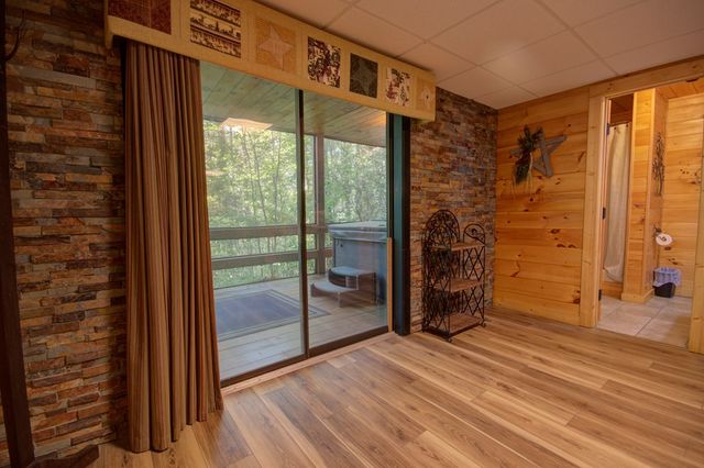 218 Bench Leg Road, Mineral Bluff, GA 30559