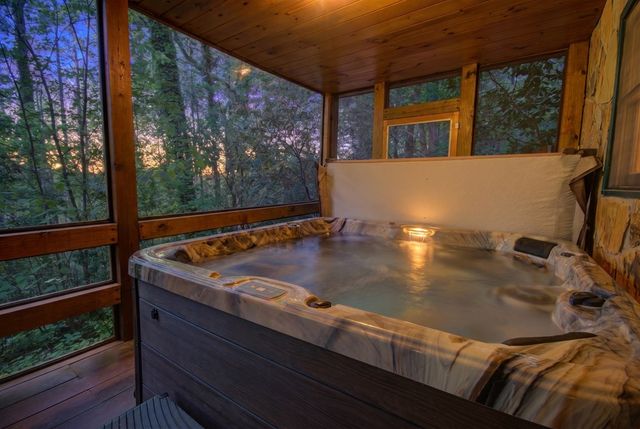 218 Bench Leg Road, Mineral Bluff, GA 30559