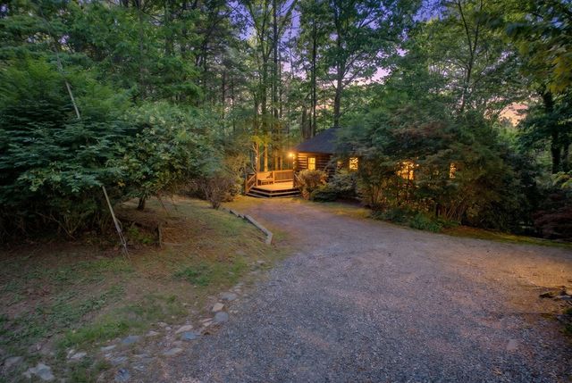 218 Bench Leg Road, Mineral Bluff, GA 30559