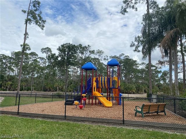 5070 Cedar Springs DR 201, Naples, FL 34110