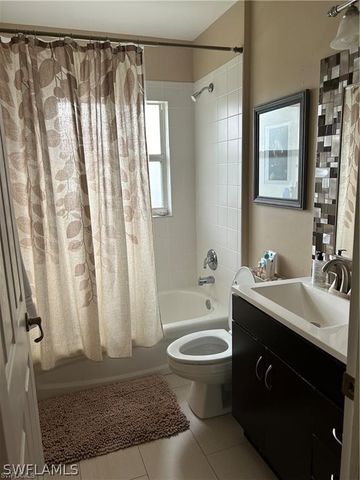 5070 Cedar Springs DR 201, Naples, FL 34110