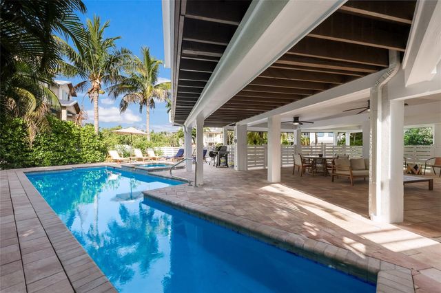 315 HAMMOCK CIRCLE, Anna Maria, FL 34216