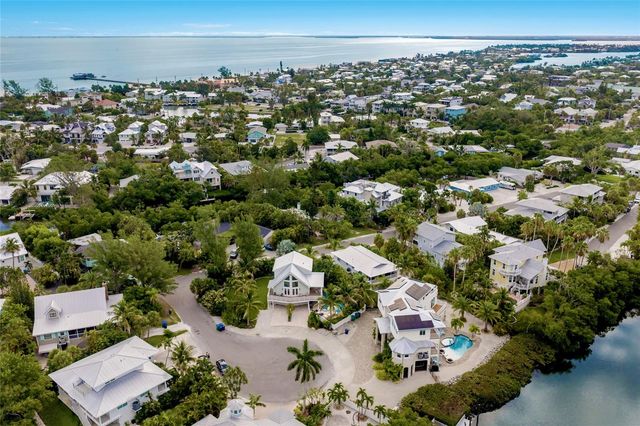 315 HAMMOCK CIRCLE, Anna Maria, FL 34216