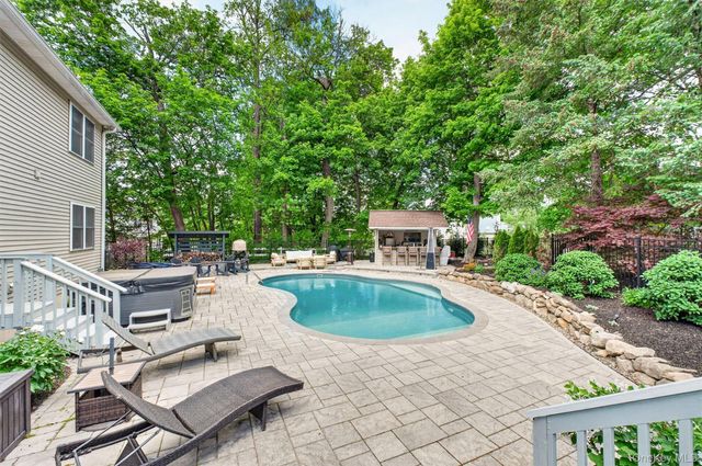 105 Jessica Court, Cornwall, NY 12518