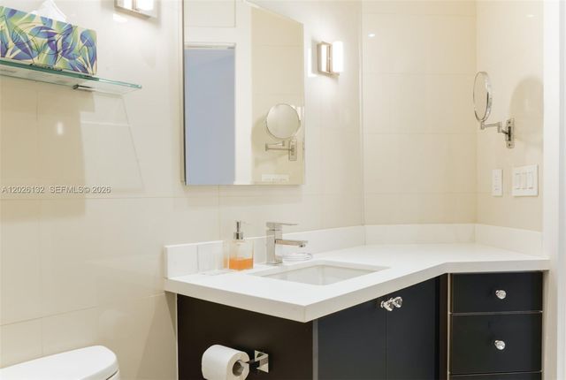 1950 S Ocean Dr 9N, Hallandale Beach, FL 33009