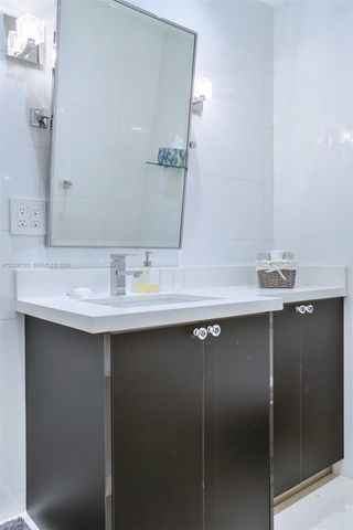 1950 S Ocean Dr 9N, Hallandale Beach, FL 33009