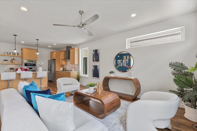 2301 Bluebonnet LN 11, Austin, TX 78704