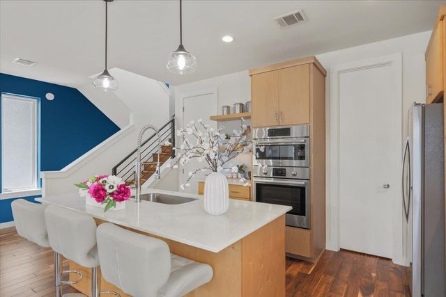 2301 Bluebonnet LN 11, Austin, TX 78704