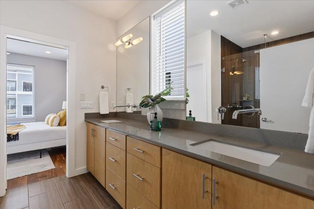 2301 Bluebonnet LN 11, Austin, TX 78704